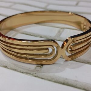 a0155 elegant gold tone open kada bracelet with curved line